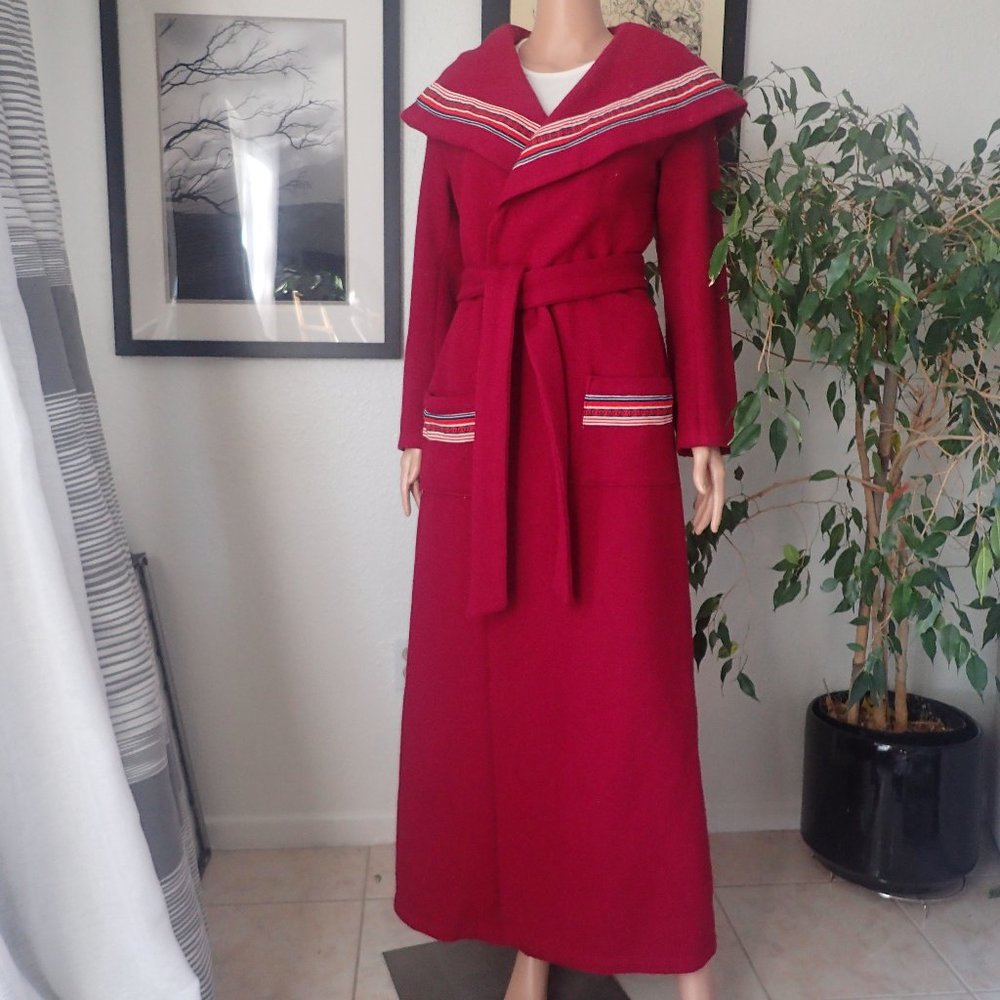Vintage Handmade Belted Long Wool Coat with Large Collar and Contrast Trim - S/M